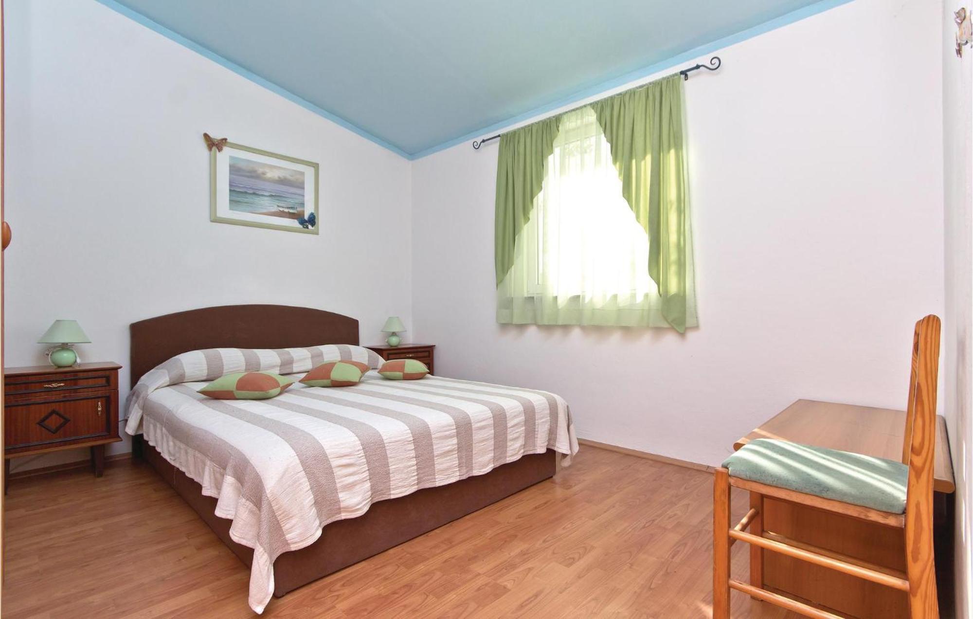 3 Bedroom Gorgeous Apartment In Marčana 外观 照片